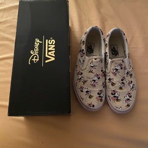 Disney Vans Minnie Mouse Classic White Slip On Women’s Sneaker